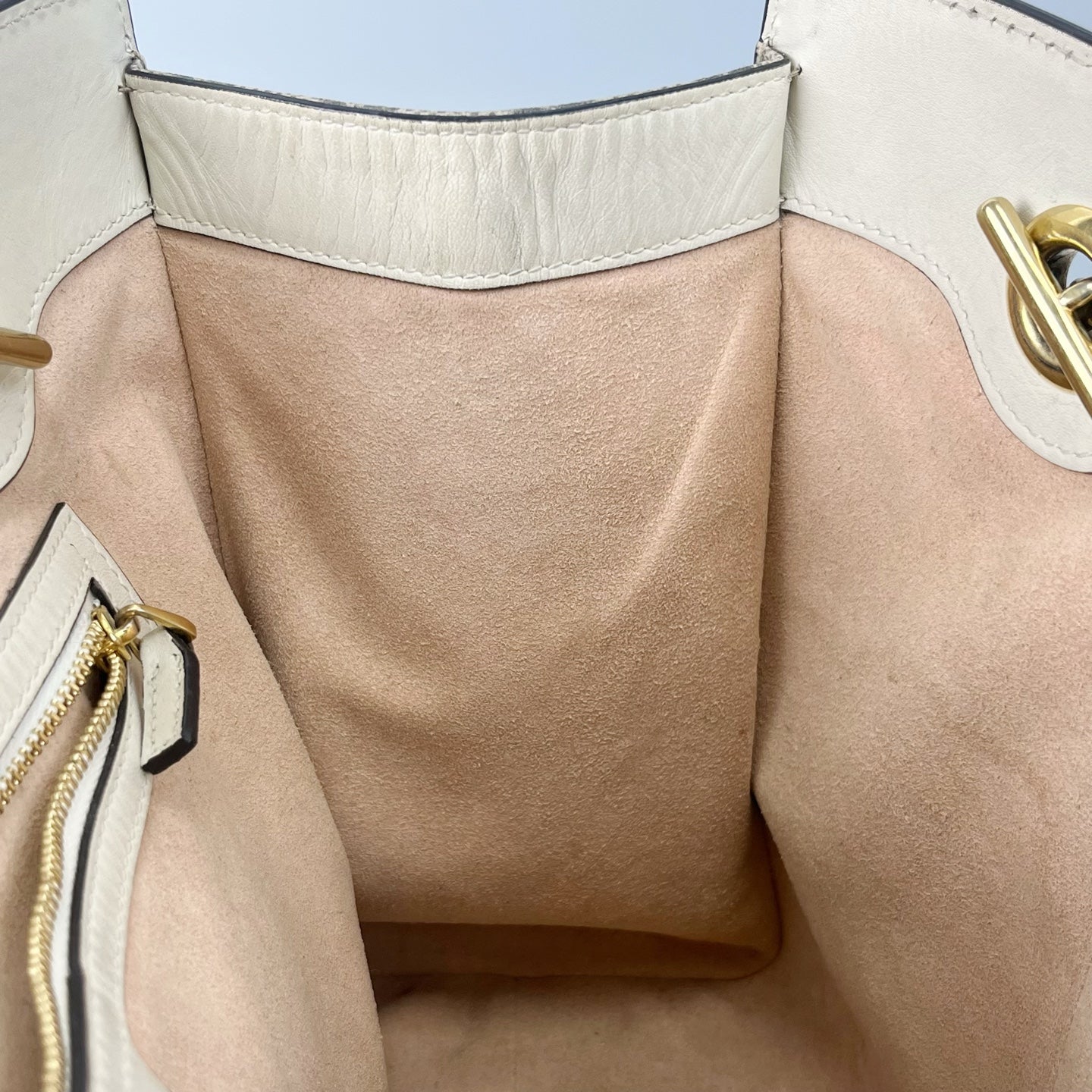 Gucci Padlock Series White 479197 KHNKG 9761