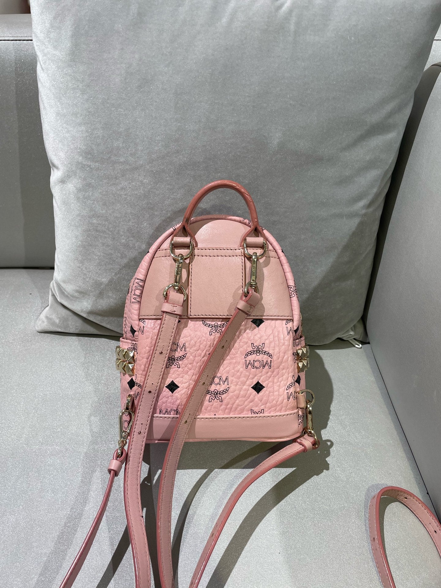 MCM Stark Bebe Boo Visetos Side-Trimmed Rivet Backpack Pink Backpack MMKEAVE17PZ001