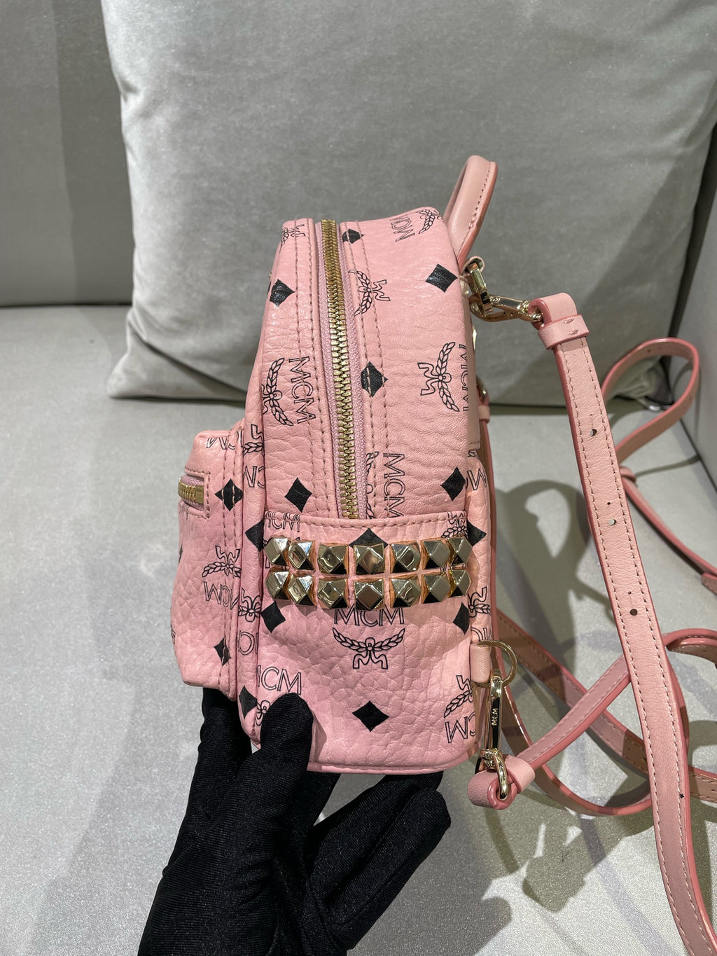 MCM Stark Bebe Boo Visetos Side-Trimmed Rivet Backpack Pink Backpack MMKEAVE17PZ001