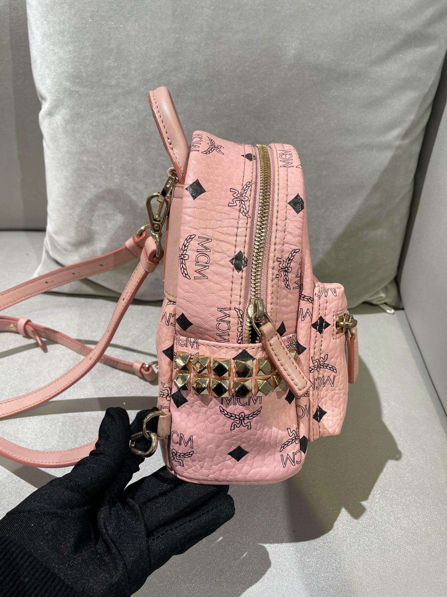 MCM Stark Bebe Boo Visetos Side-Trimmed Rivet Backpack Pink Backpack MMKEAVE17PZ001