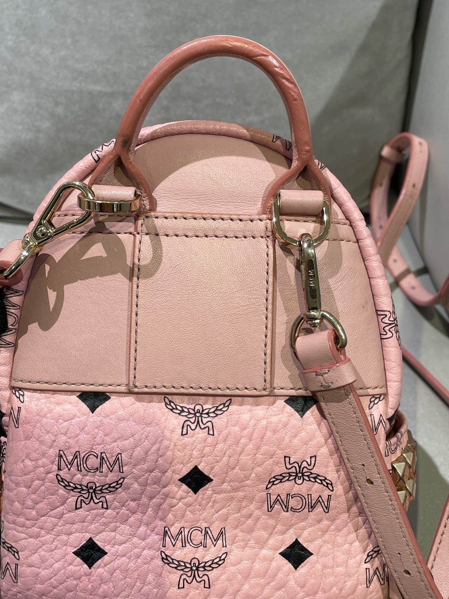 MCM Stark Bebe Boo Visetos Side-Trimmed Rivet Backpack Pink Backpack MMKEAVE17PZ001