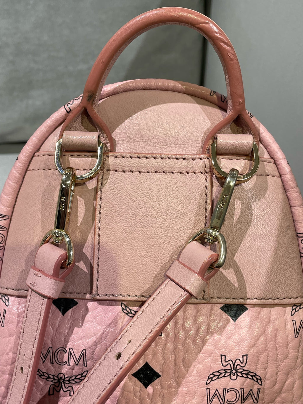 MCM Stark Bebe Boo Visetos Side-Trimmed Rivet Backpack Pink Backpack MMKEAVE17PZ001