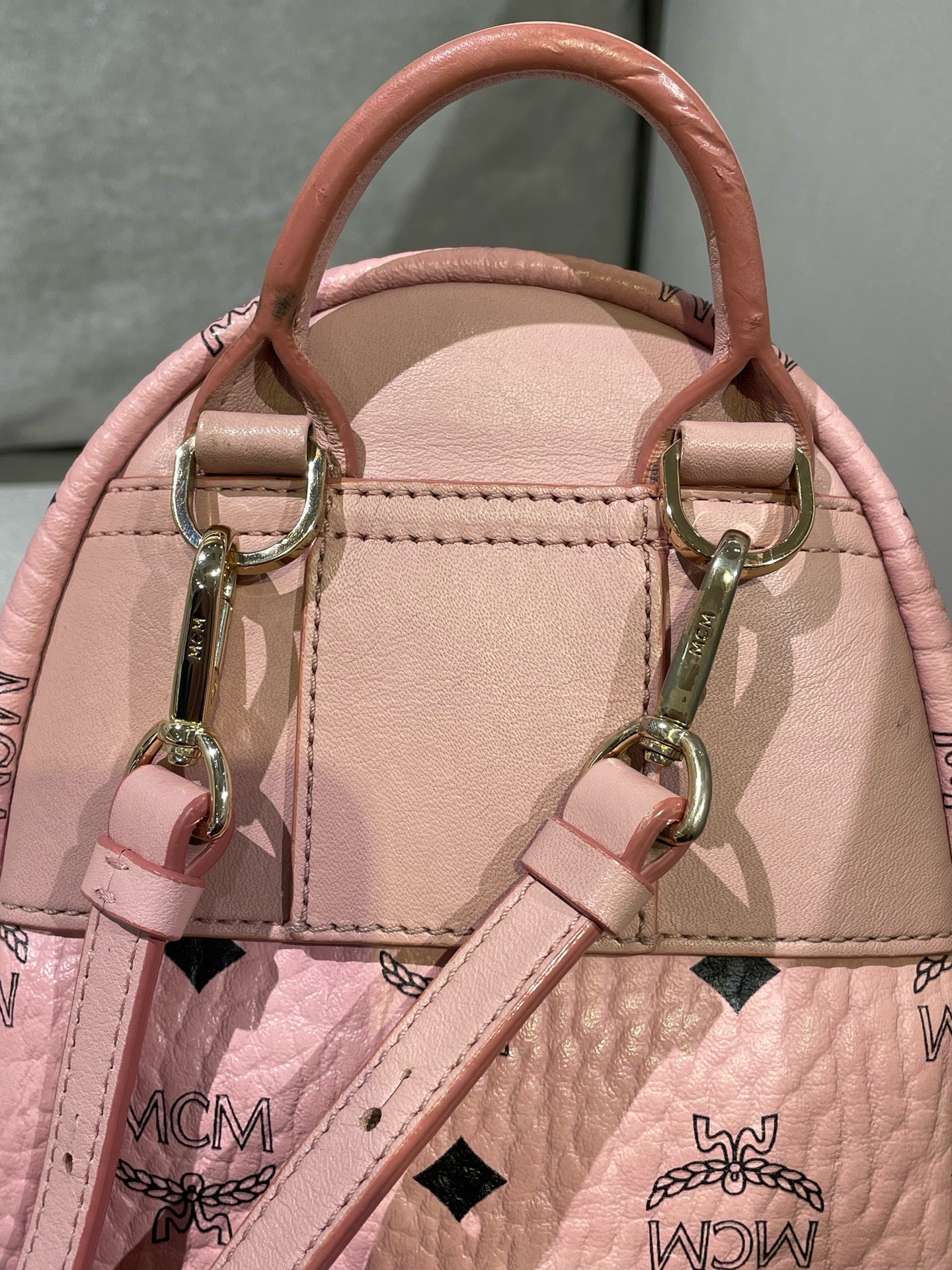 MCM Stark Bebe Boo Visetos Side-Trimmed Rivet Backpack Pink Backpack MMKEAVE17PZ001