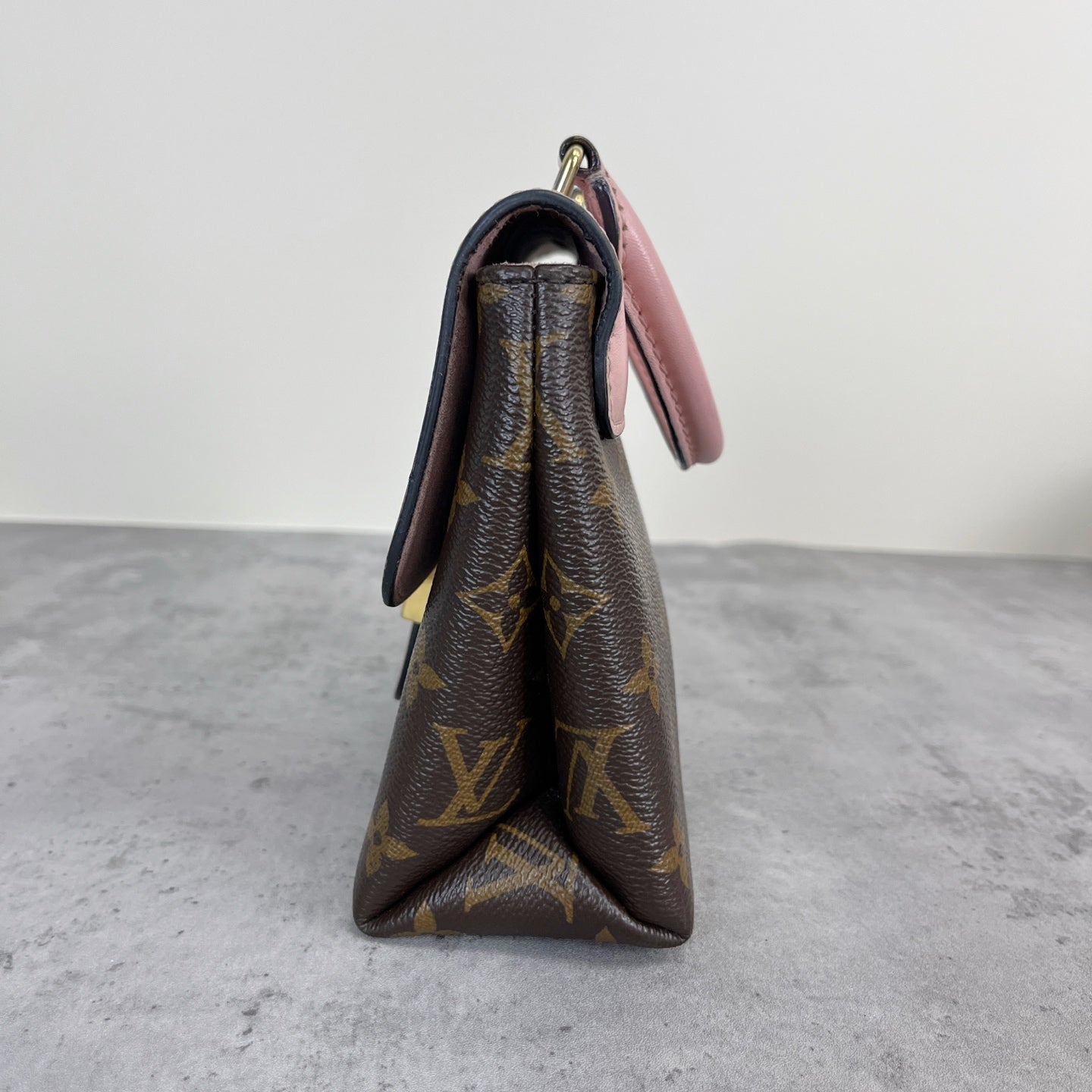 Louis Vuitton Pink M44080