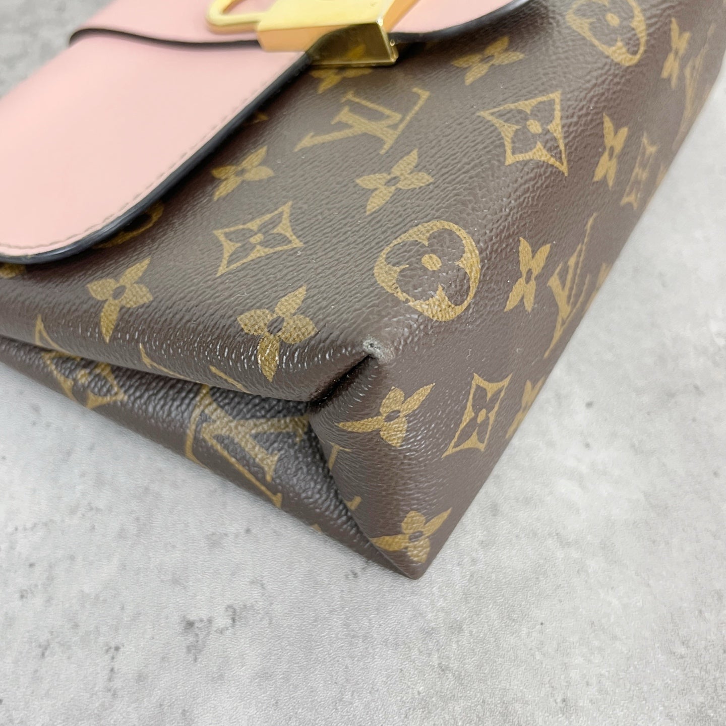 Louis Vuitton Pink M44080