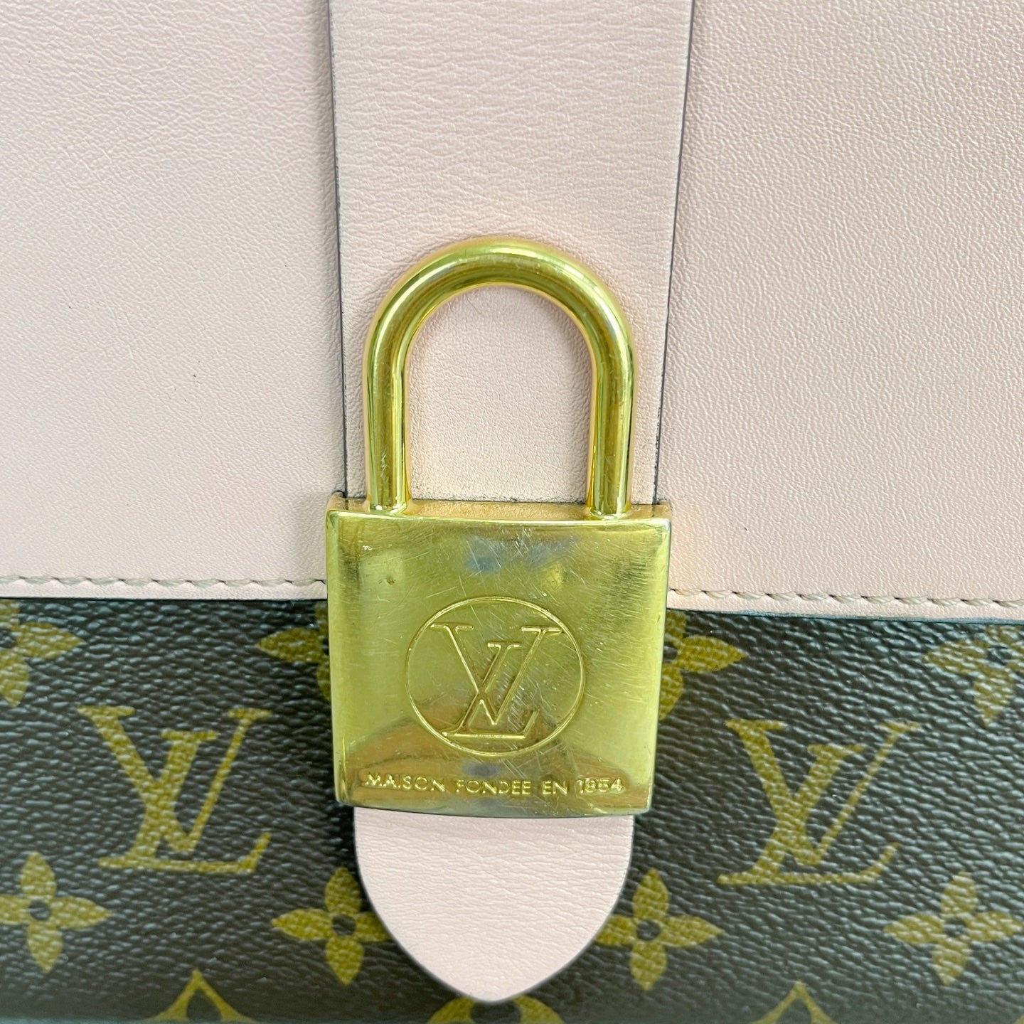 Louis Vuitton Pink M44080