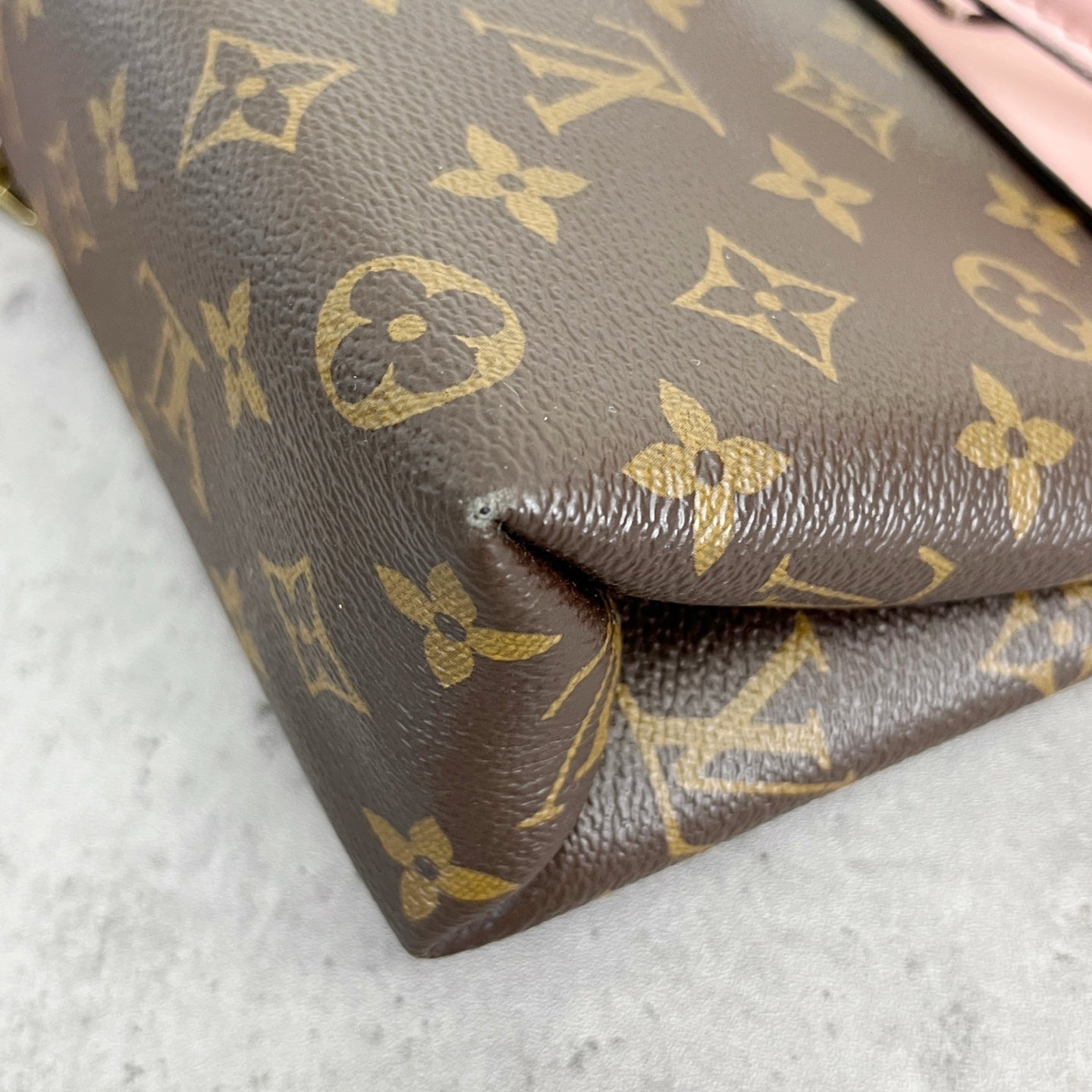 Louis Vuitton Pink M44080