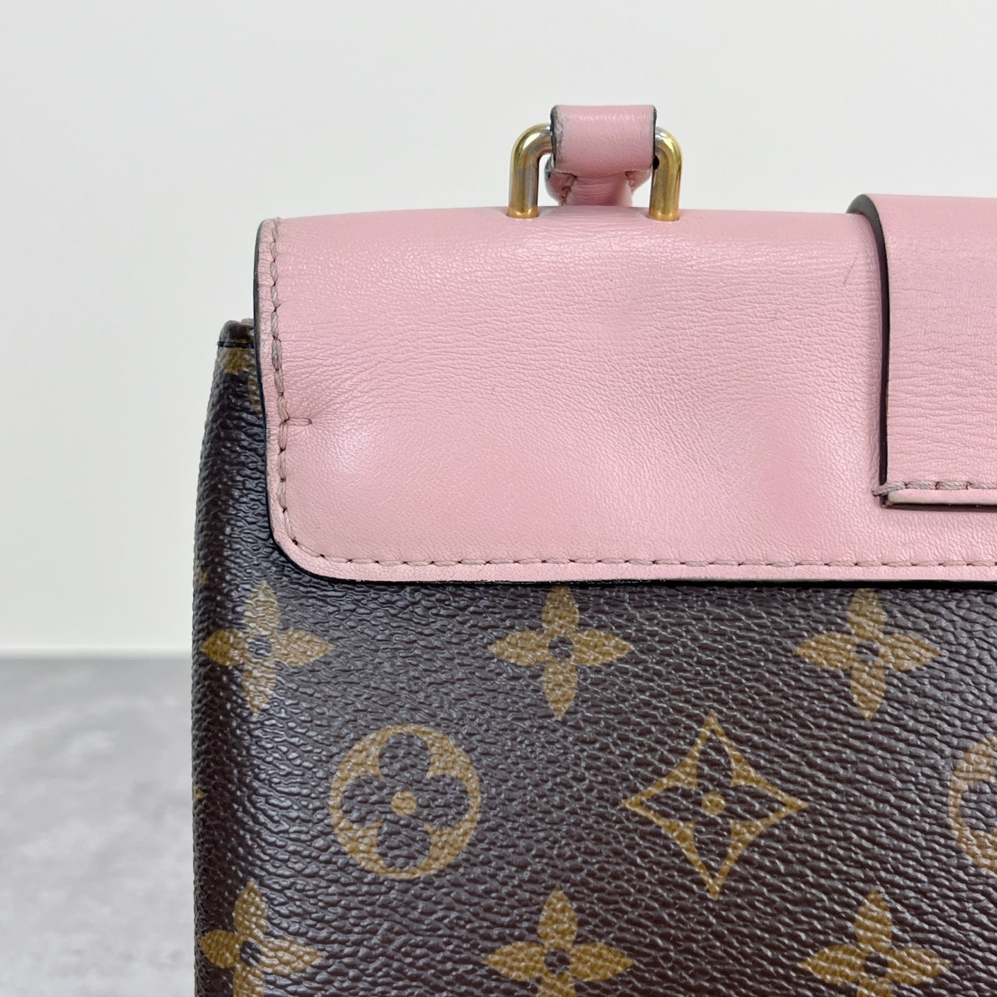 Louis Vuitton Pink M44080