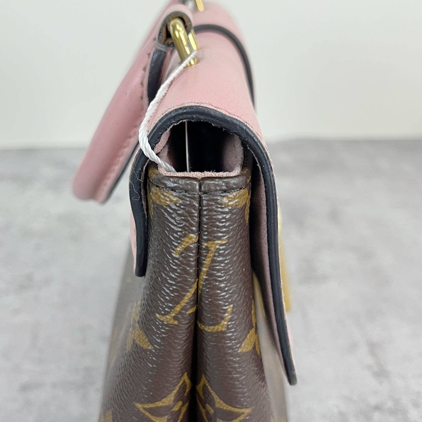 Louis Vuitton Pink M44080