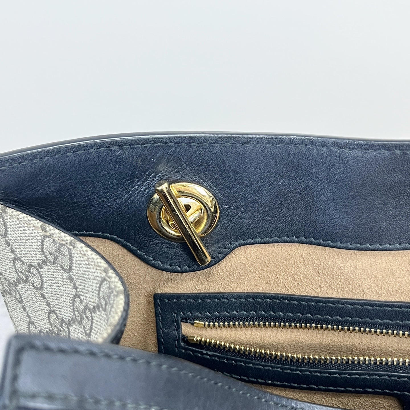 Gucci Padlock Series Black 479197 KHNKG 9769
