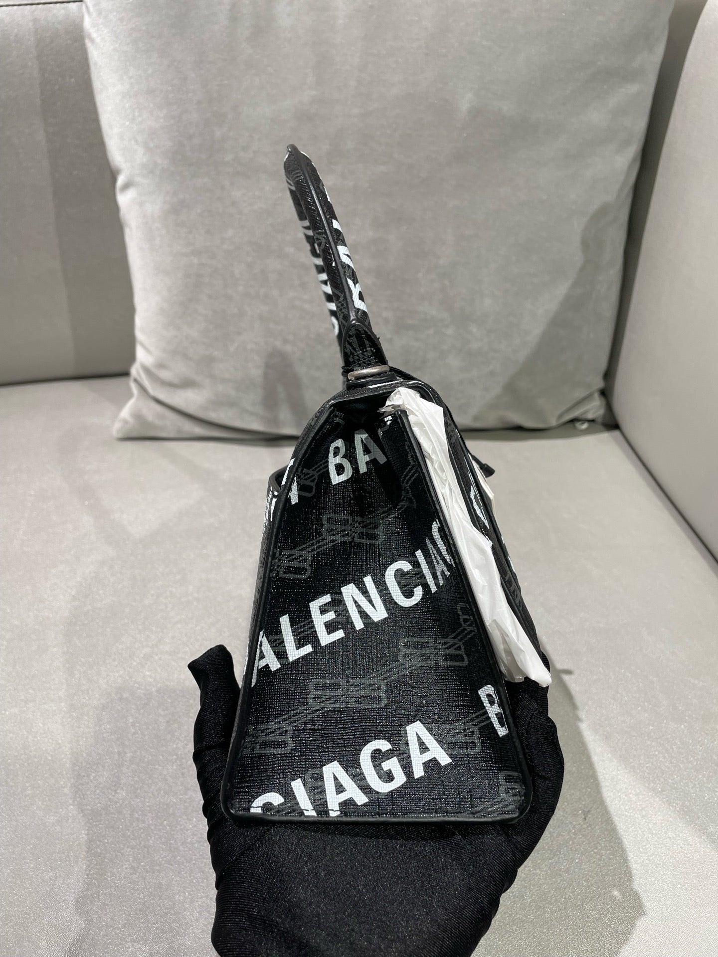 Balenciaga Black Crossbody 593546210H81060