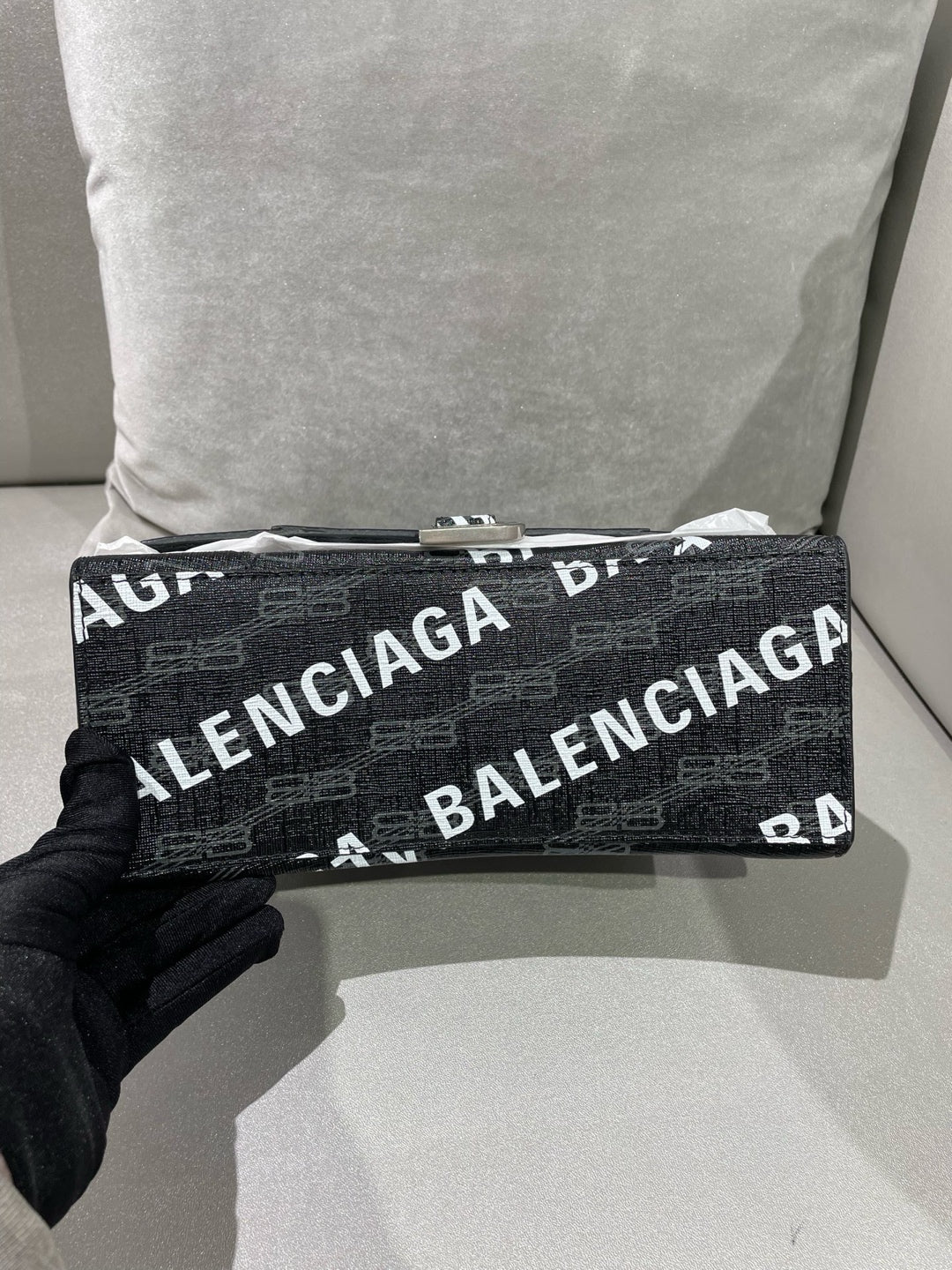 Balenciaga Black Crossbody 593546210H81060