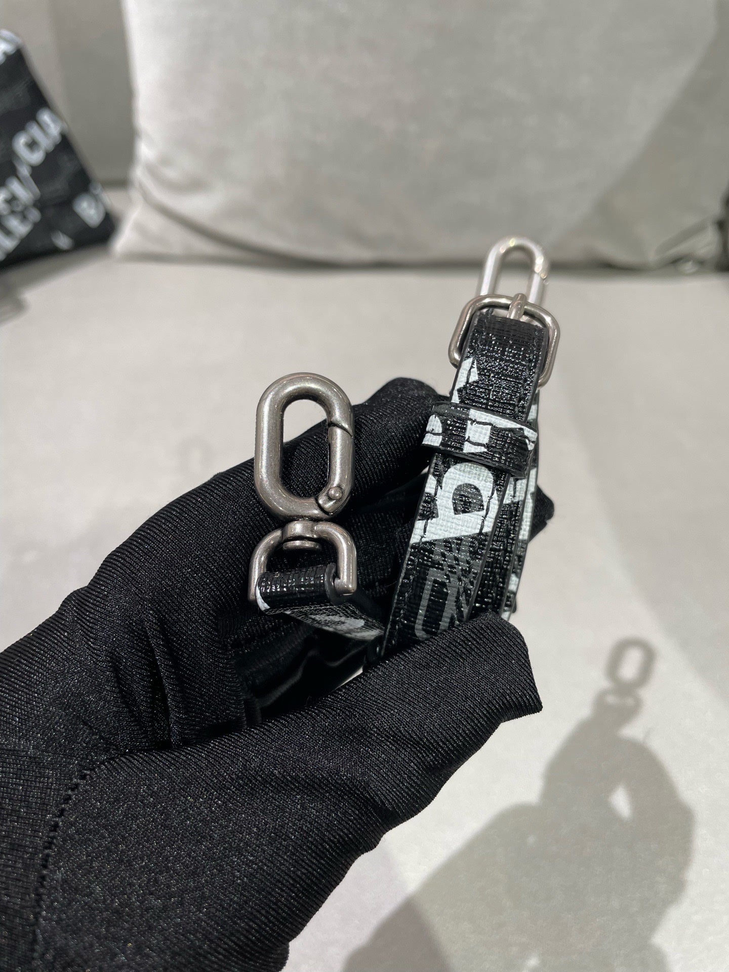 Balenciaga Black Crossbody 593546210H81060
