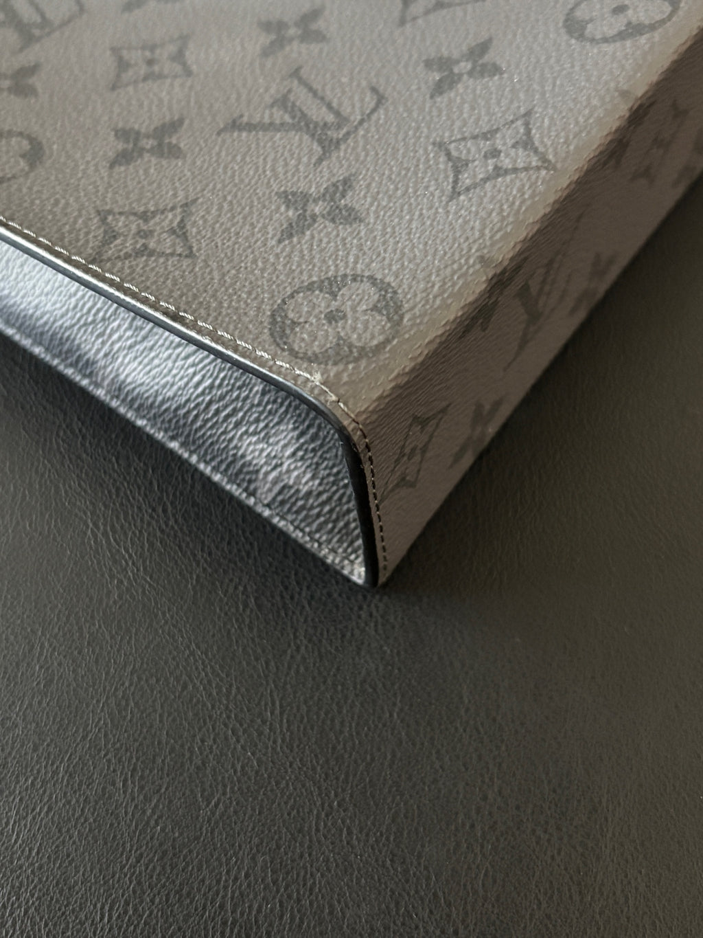 Louis Vuitton Clutch