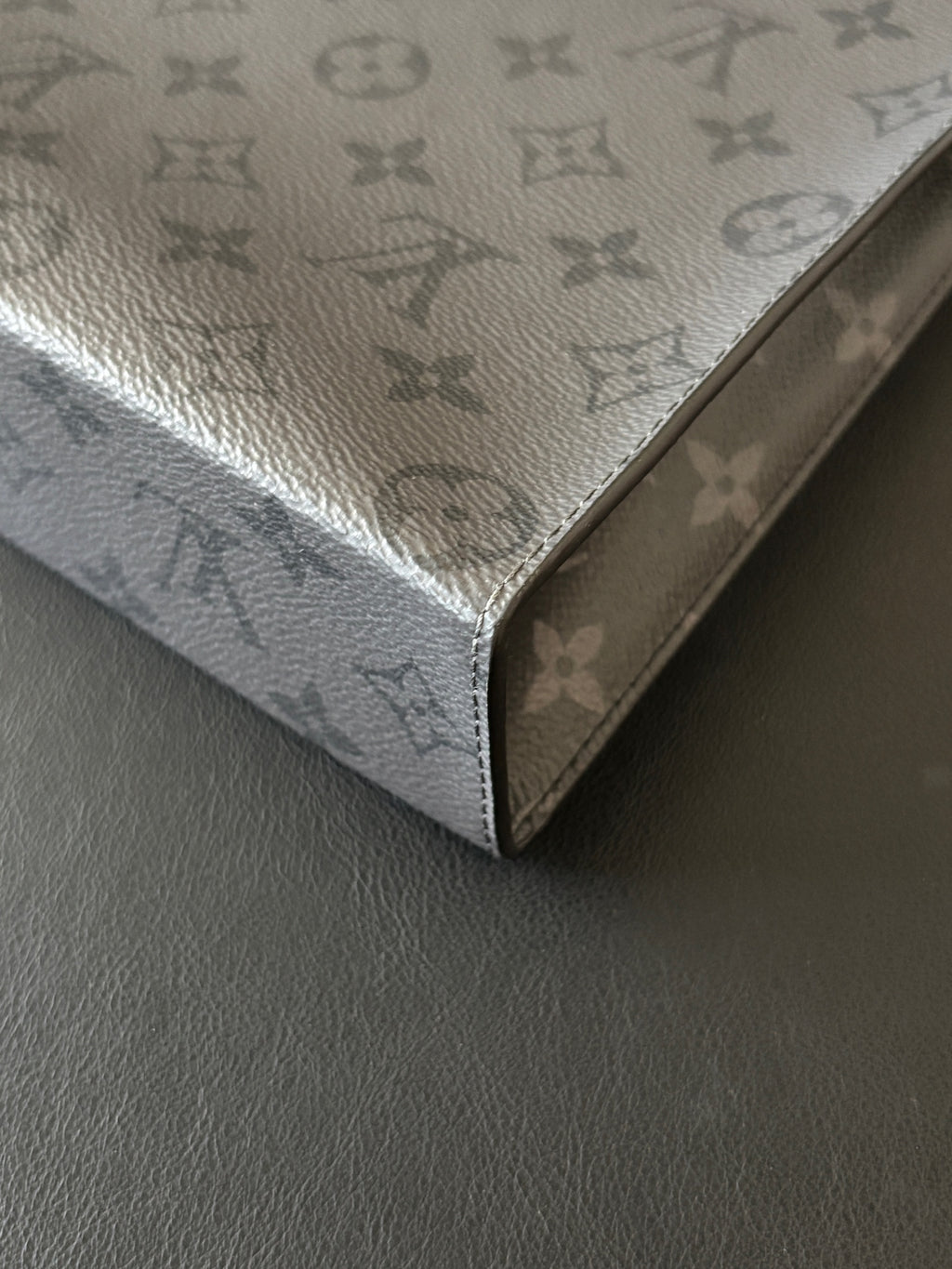 Louis Vuitton Clutch