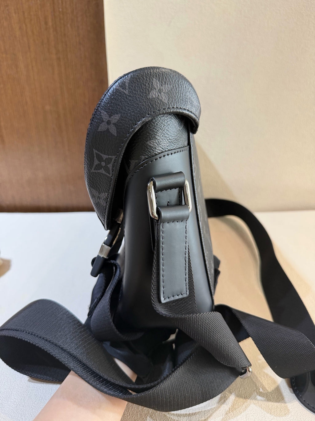 Louis Vuitton Messenger Bag