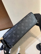 Louis Vuitton Messenger Bag