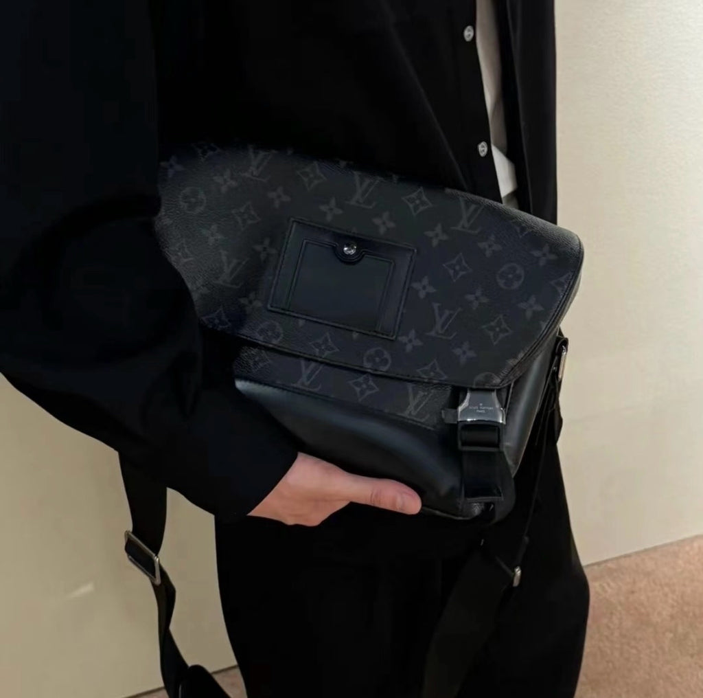 Louis Vuitton Messenger Bag