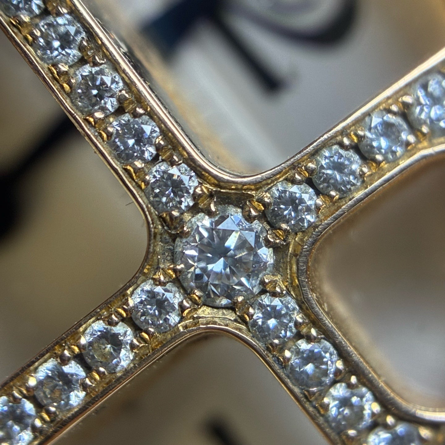 Cartier Pasha 32 millimeters WJ11963G