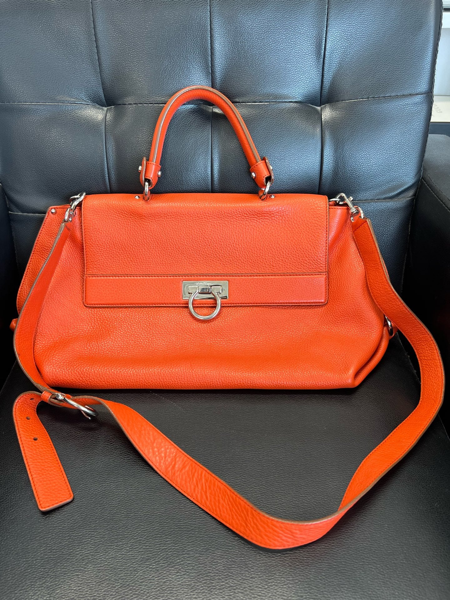 Salvatore Ferragamo Shoulder Bag 21F606-670121