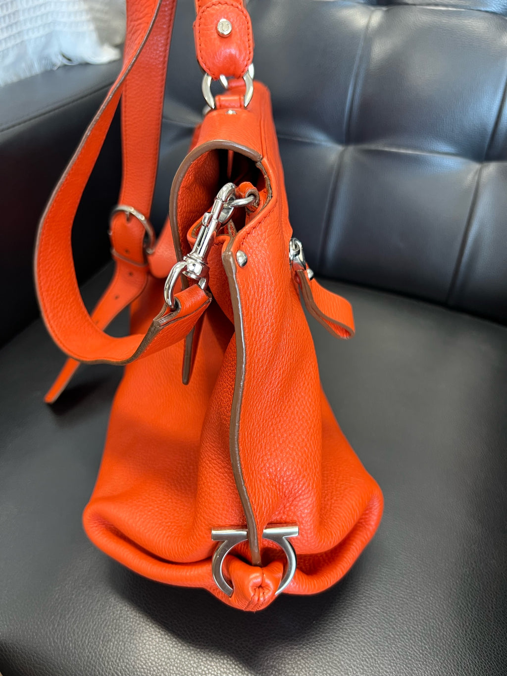 Salvatore Ferragamo Shoulder Bag 21F606-670121