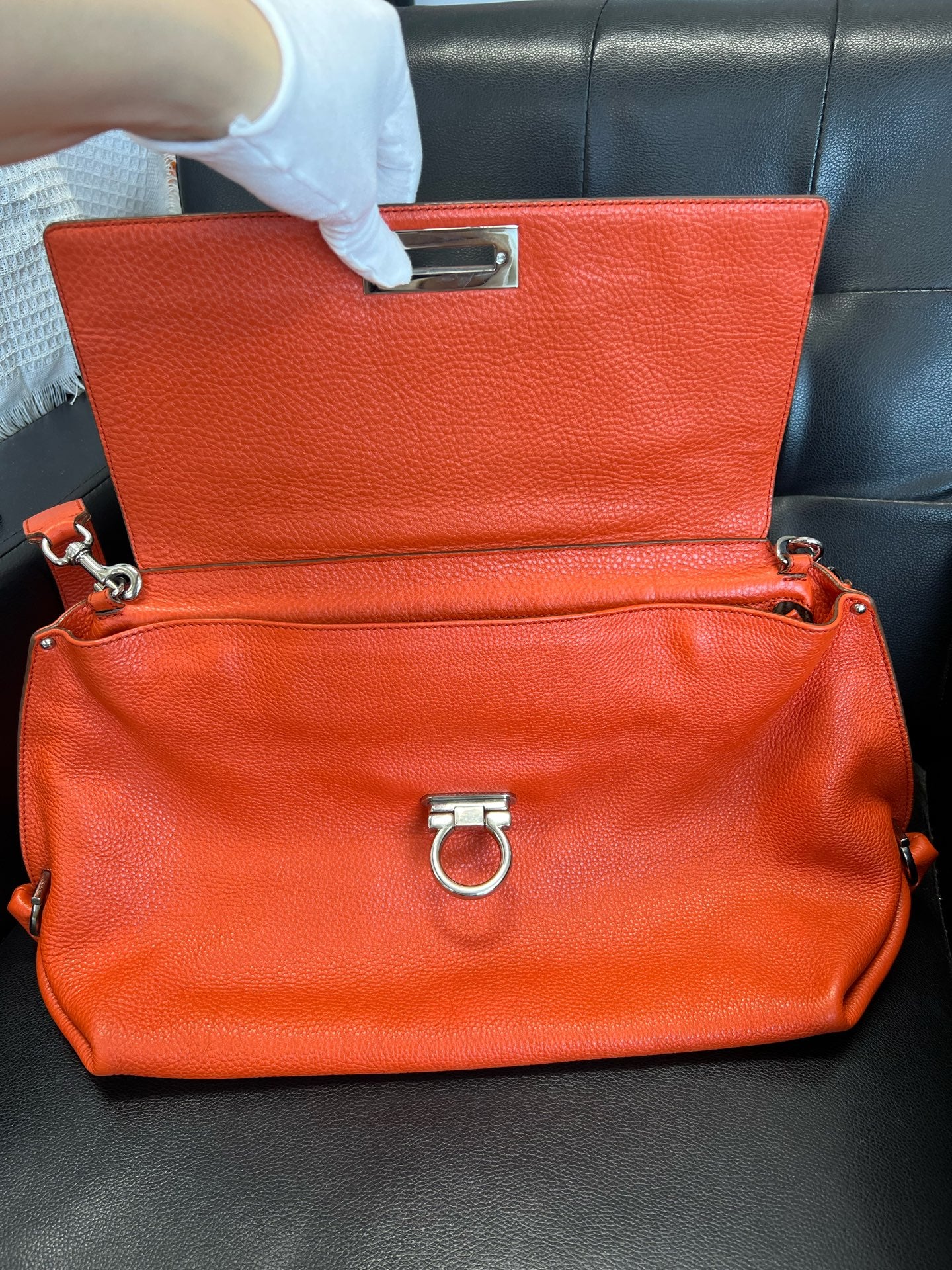 Salvatore Ferragamo Shoulder Bag 21F606-670121