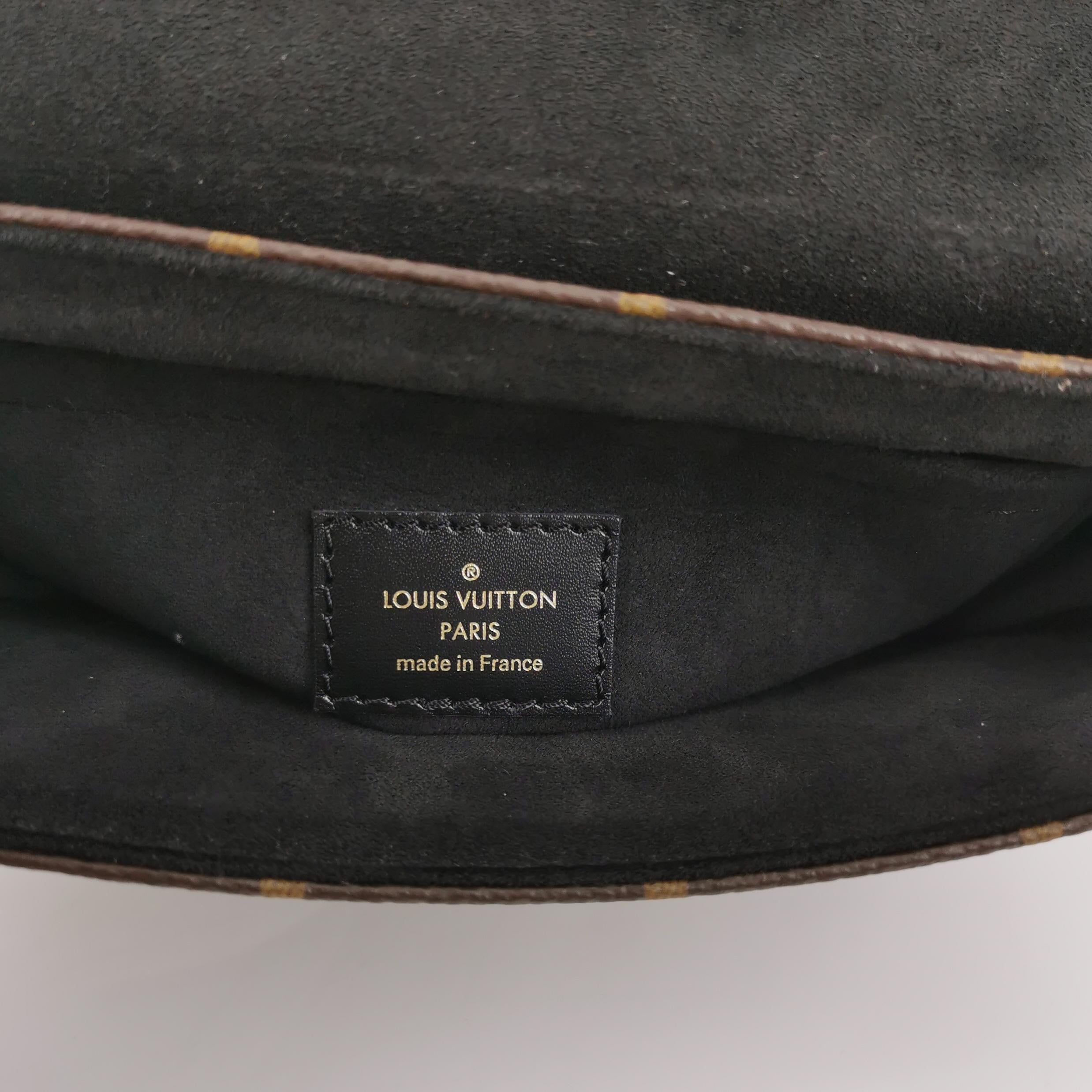 Louis Vuitton Crossbody M44141
