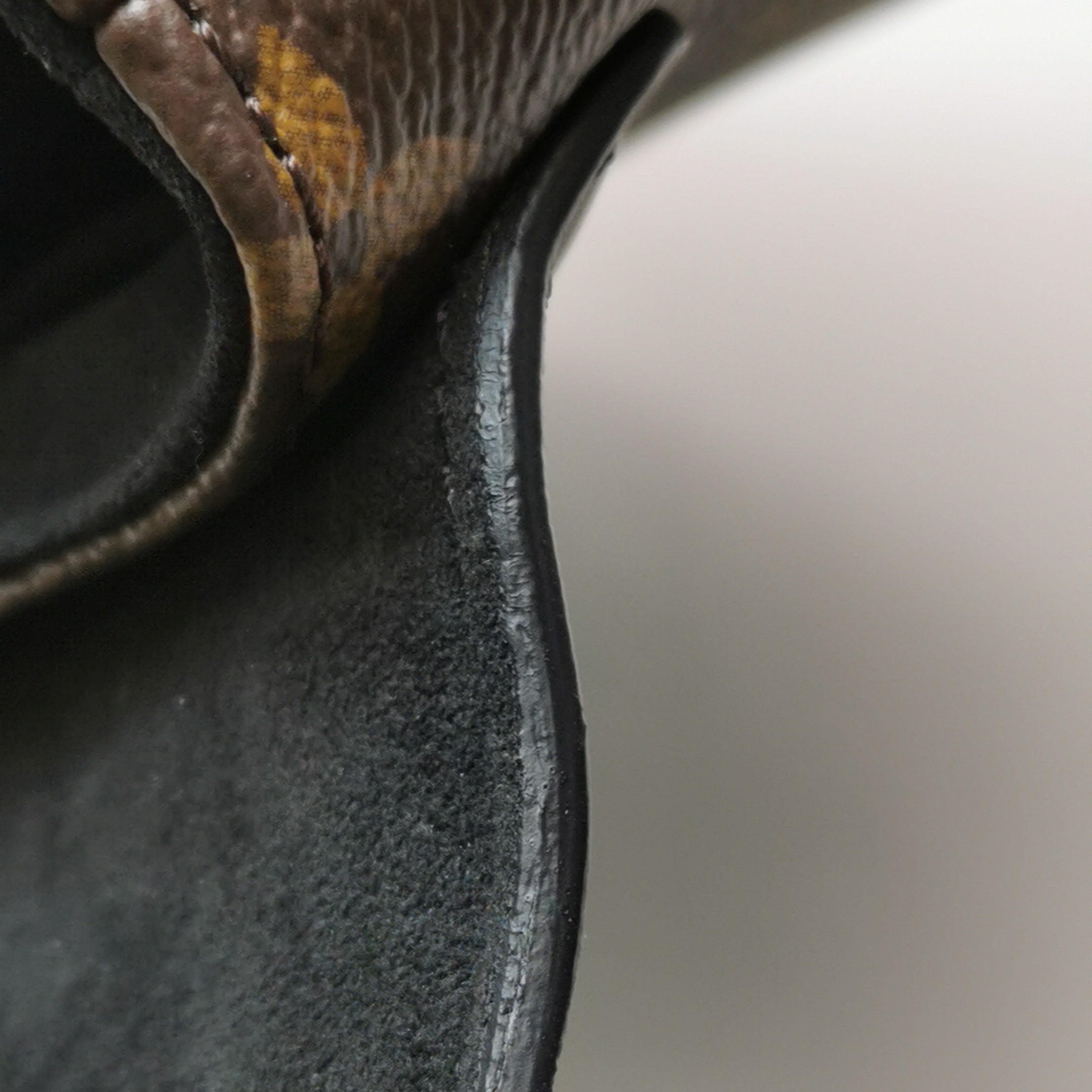 Louis Vuitton Crossbody M44141