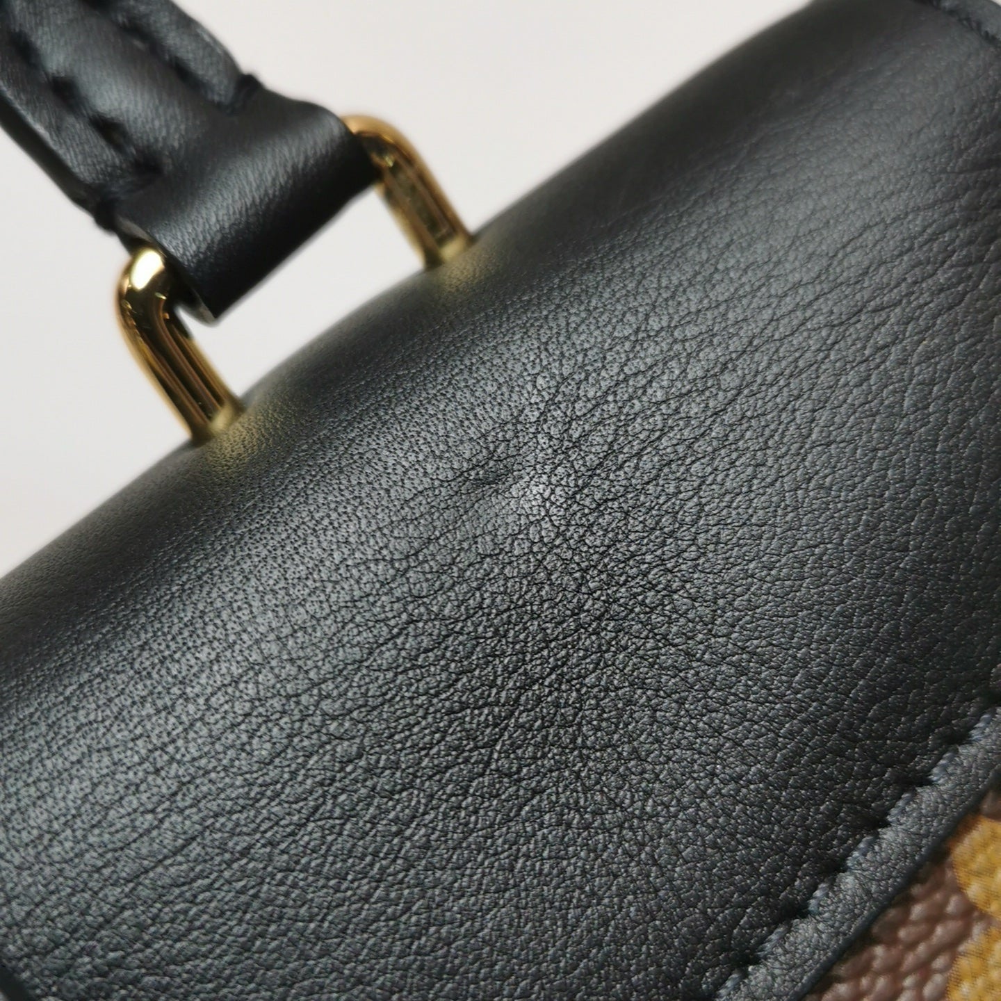 Louis Vuitton Crossbody M44141