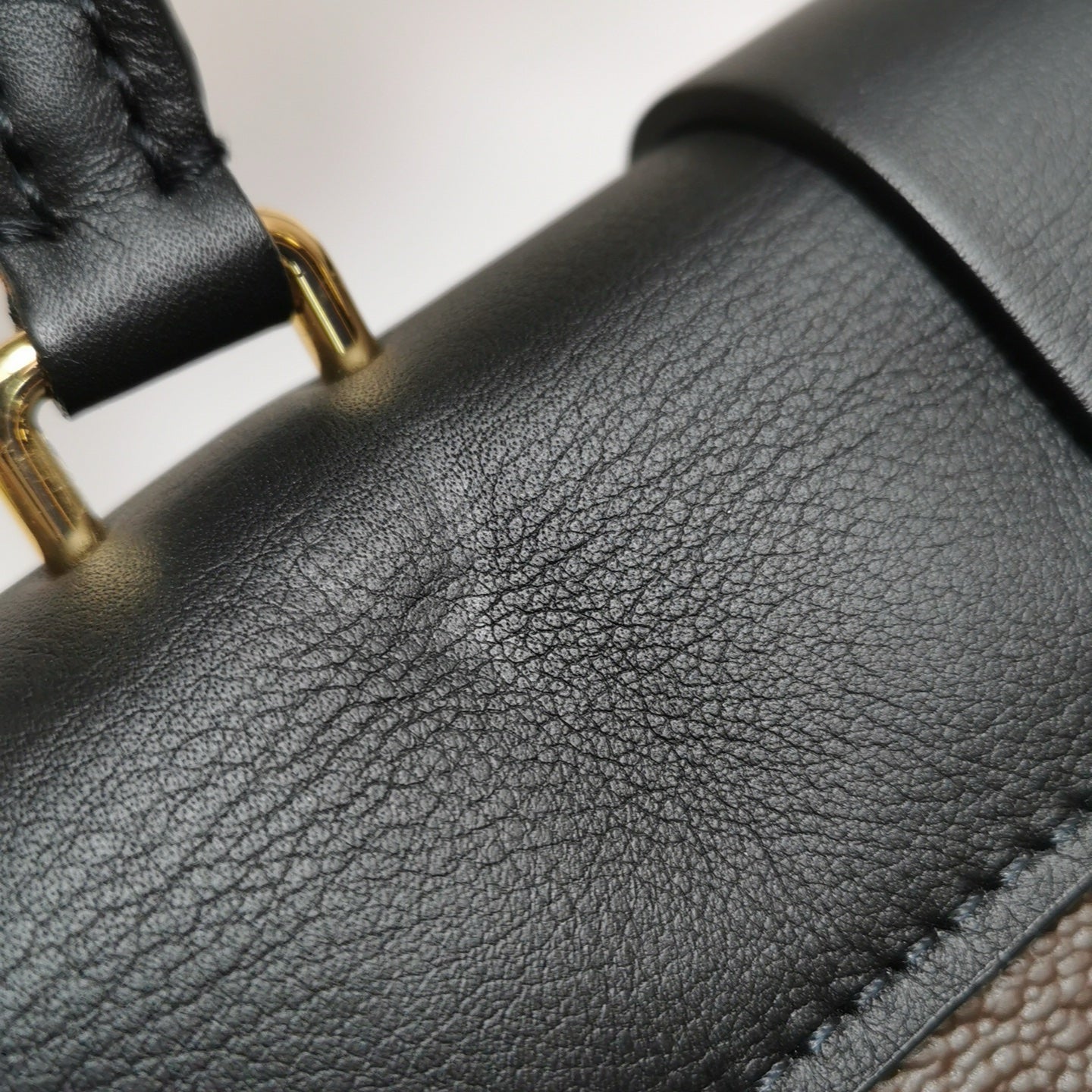 Louis Vuitton Crossbody M44141