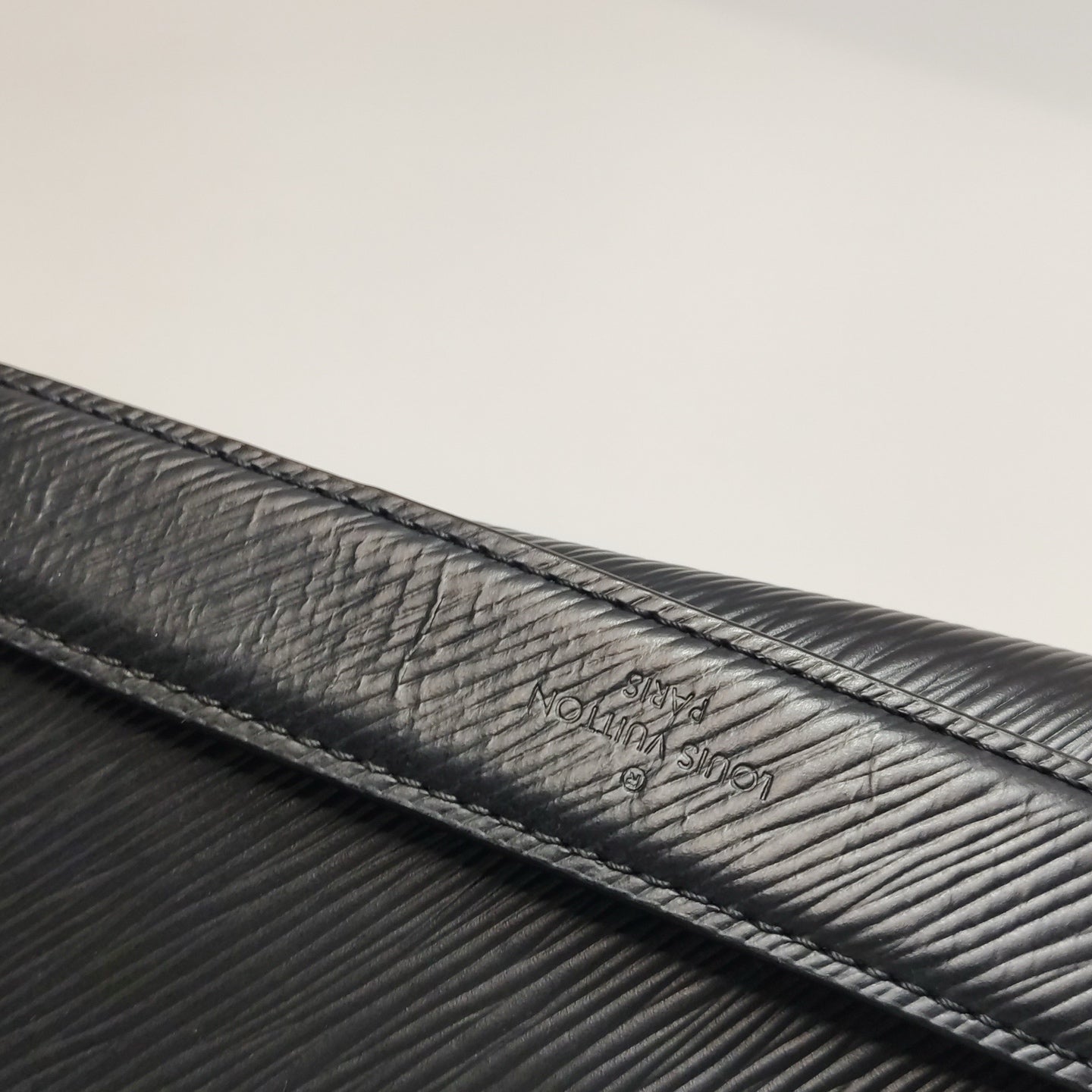 Louis Vuitton Crossbody M50332