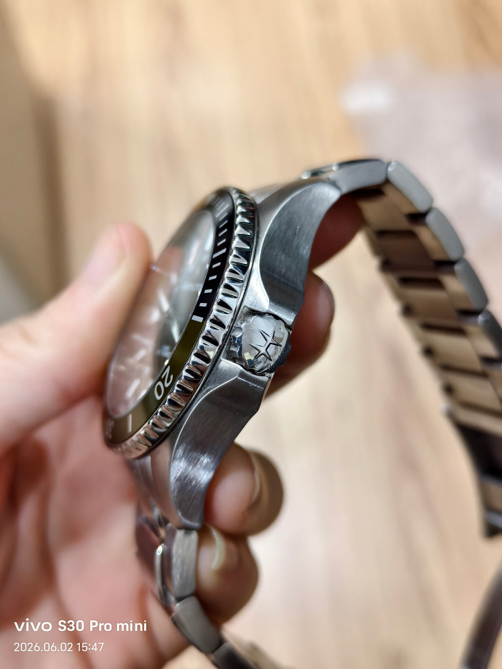 Hamilton Khaki Navy Automatic (self-winding) watch 40 millimeters H82375161