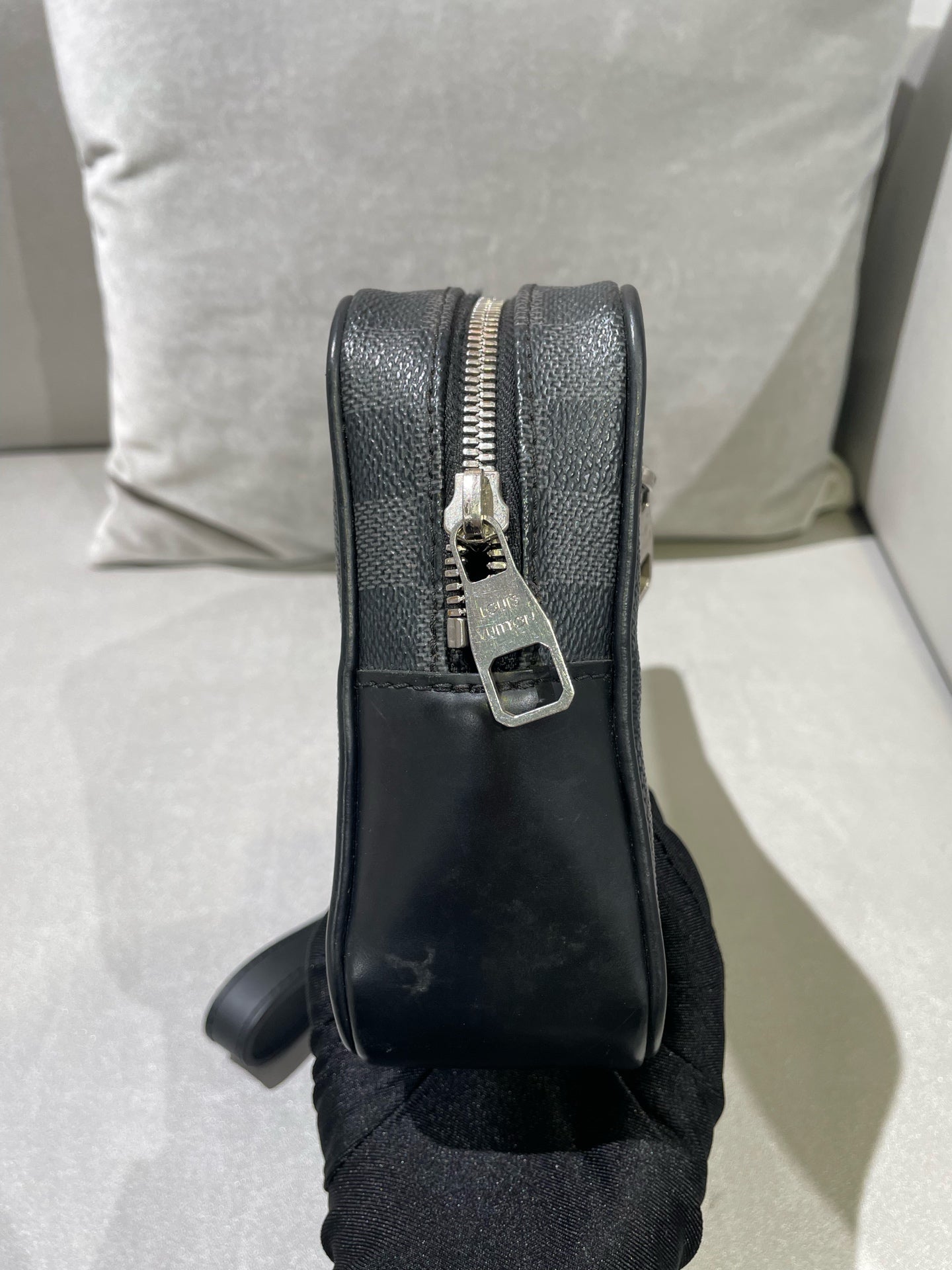Louis Vuitton Black Clutch M51726