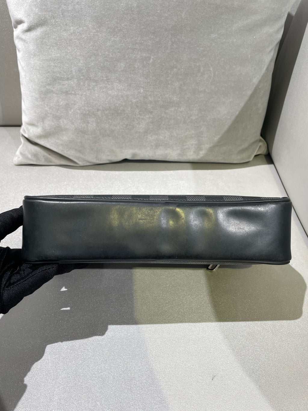 Louis Vuitton Black Clutch M51726