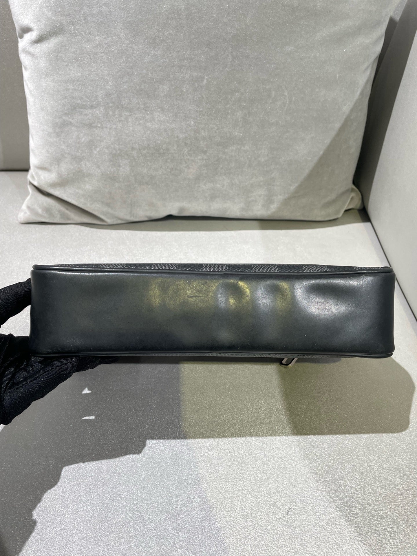 Louis Vuitton Black Clutch M51726