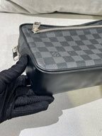 Louis Vuitton Black Clutch M51726