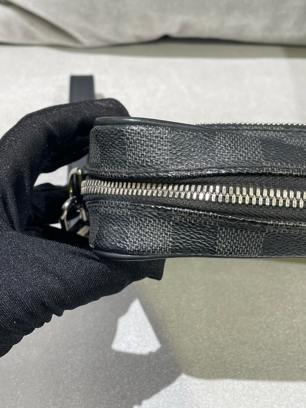 Louis Vuitton Black Clutch M51726