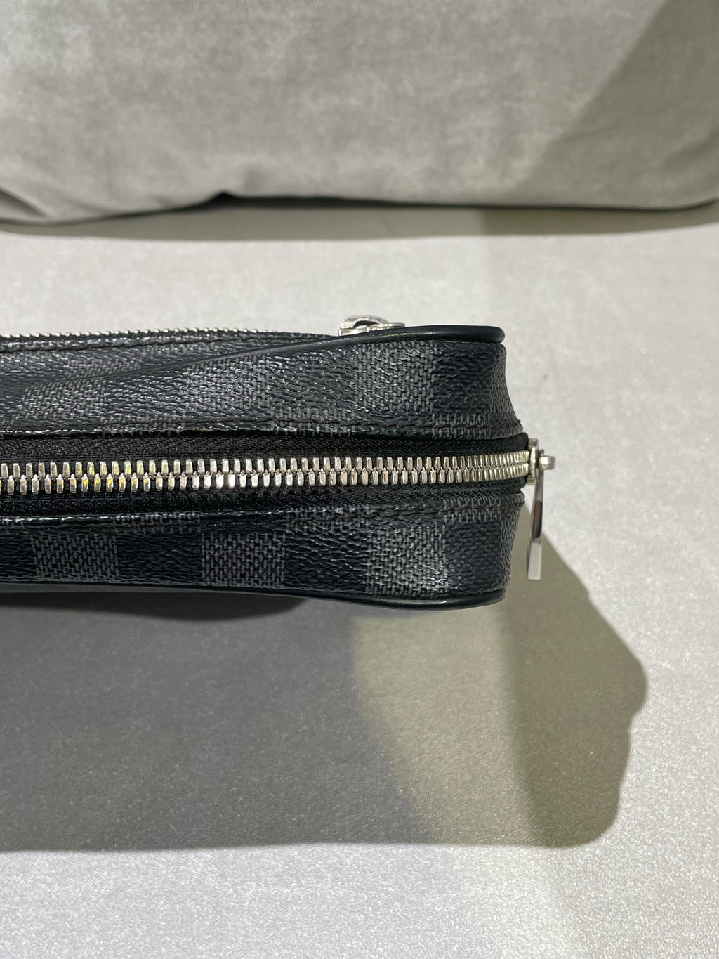 Louis Vuitton Black Clutch M51726
