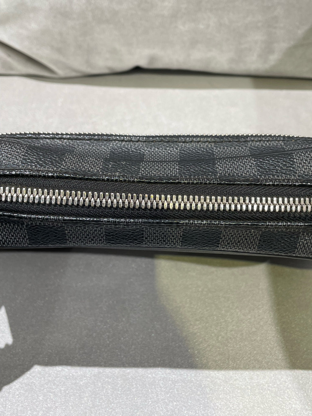 Louis Vuitton Black Clutch M51726