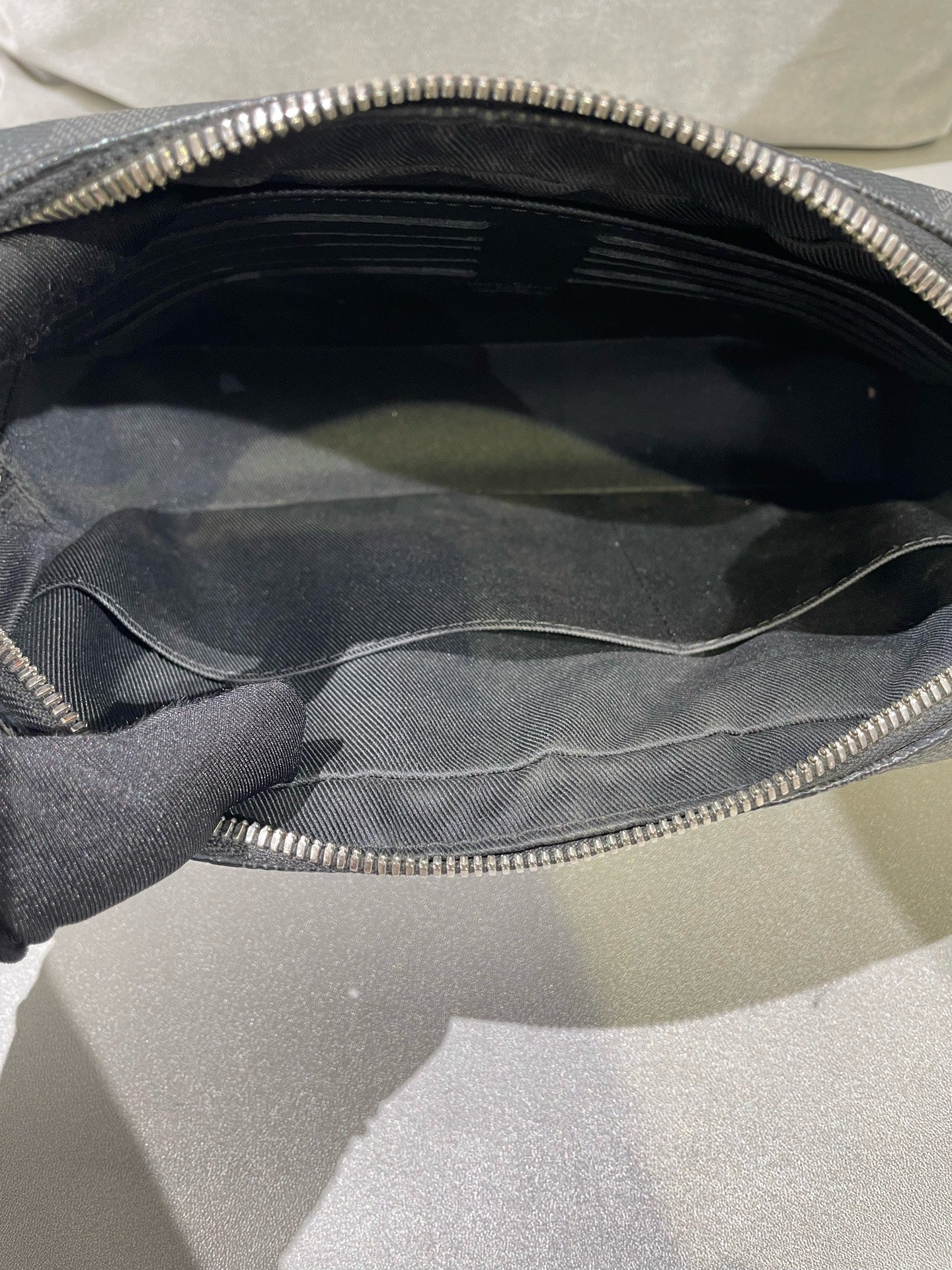 Louis Vuitton Black Clutch M51726