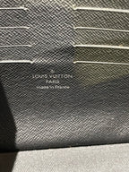 Louis Vuitton Black Clutch M51726