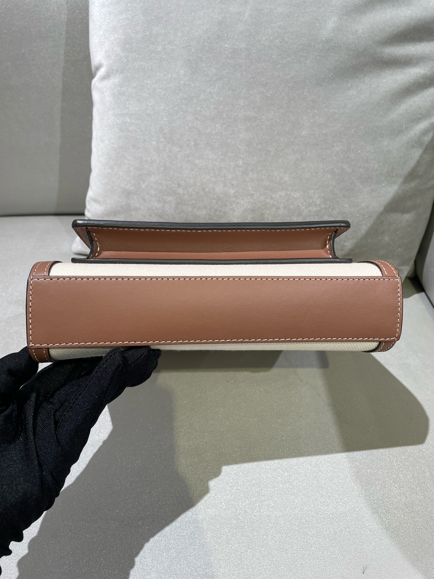 Burberry Canvas Beige Messenger Bag 80393611