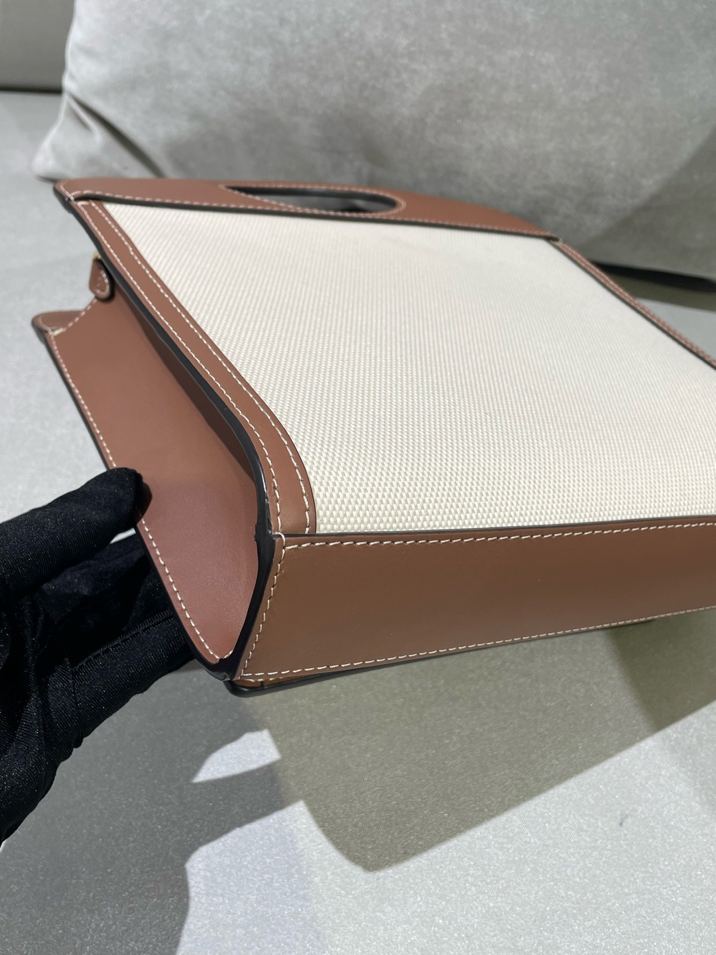 Burberry Canvas Beige Messenger Bag 80393611