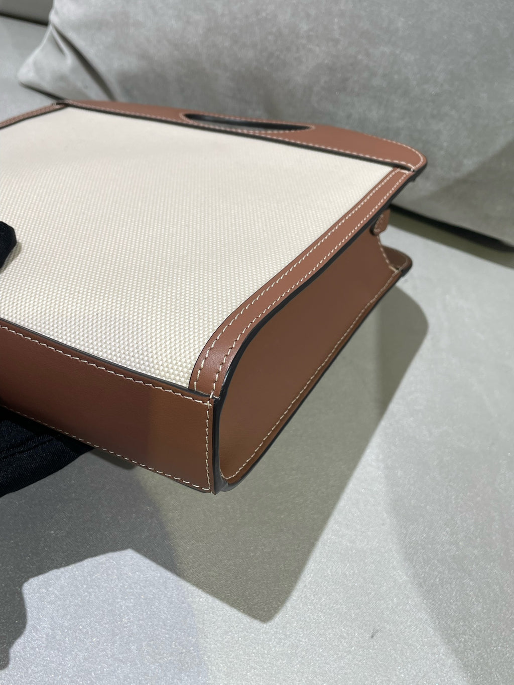 Burberry Canvas Beige Messenger Bag 80393611