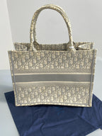 Dior Gray Tote M1296ZRIW_M932
