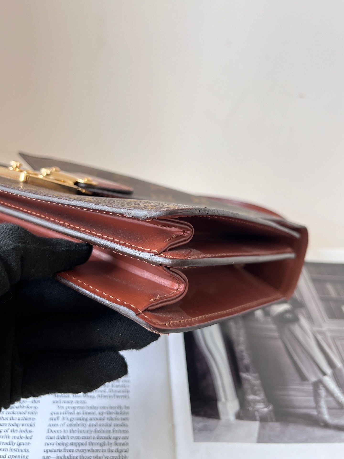Louis Vuitton Messenger Bag