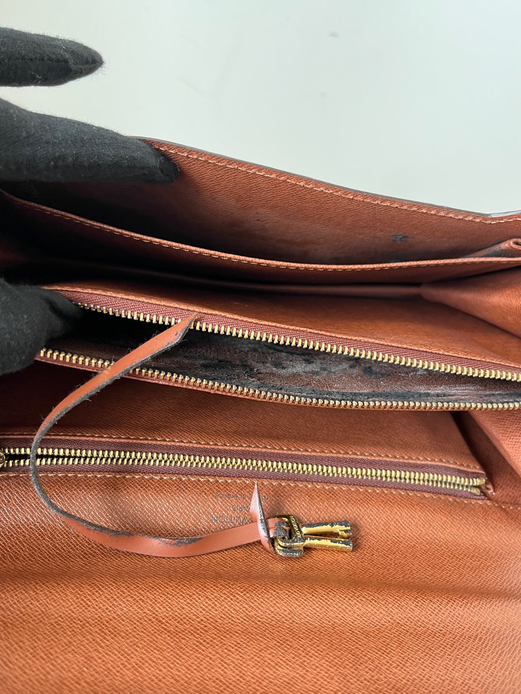 Louis Vuitton Messenger Bag