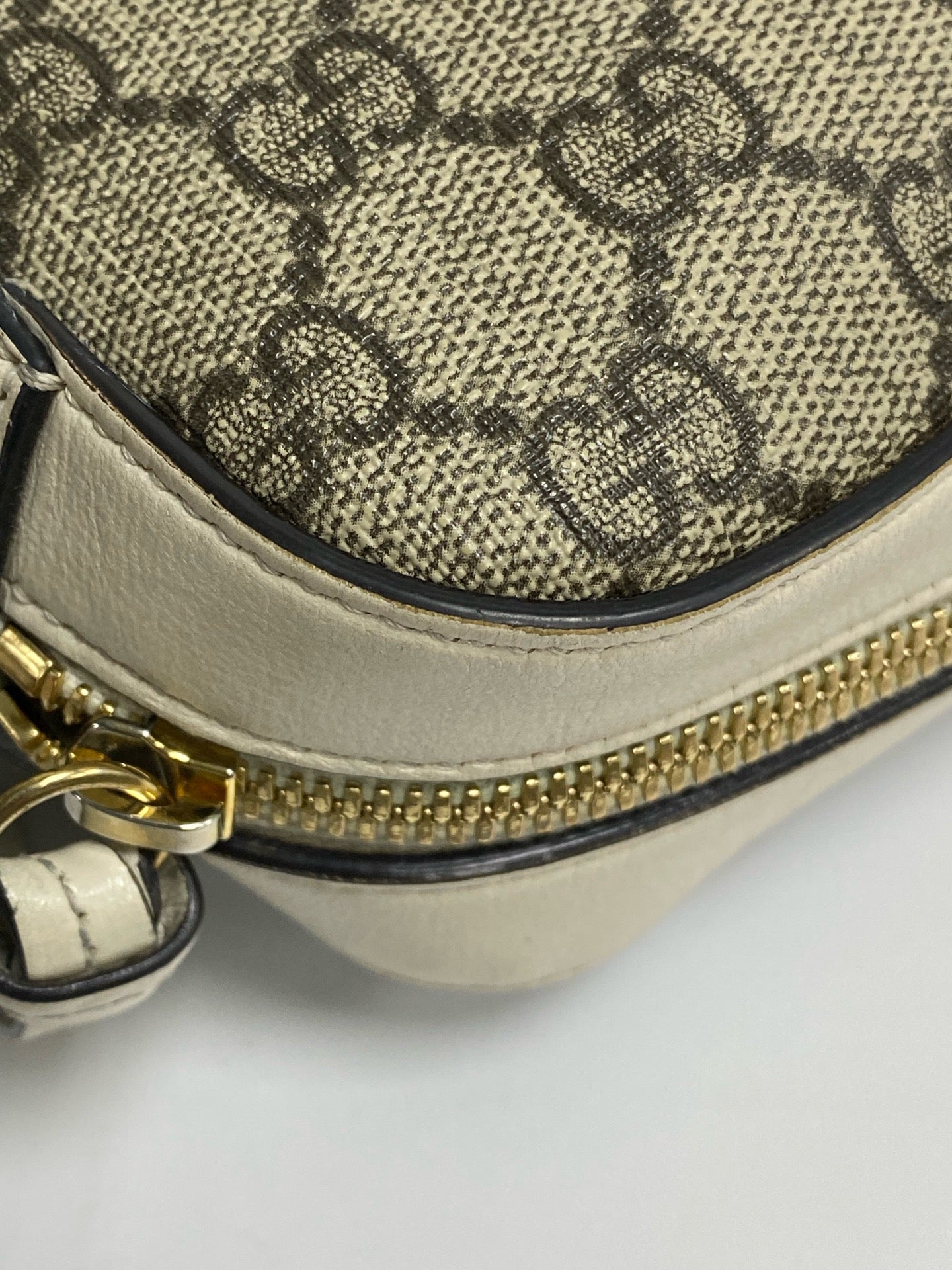 Gucci Classic Canvas White Shoulder Bag