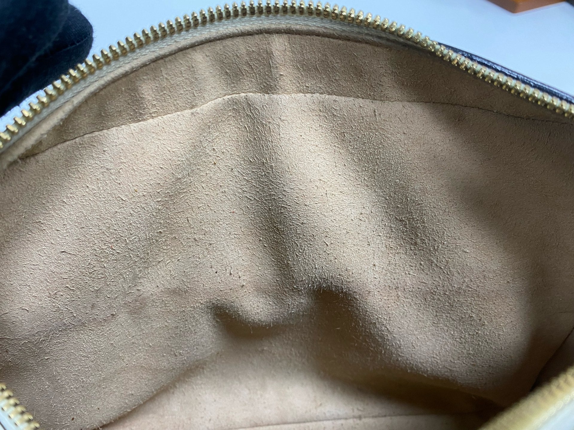 Gucci Classic Canvas White Shoulder Bag
