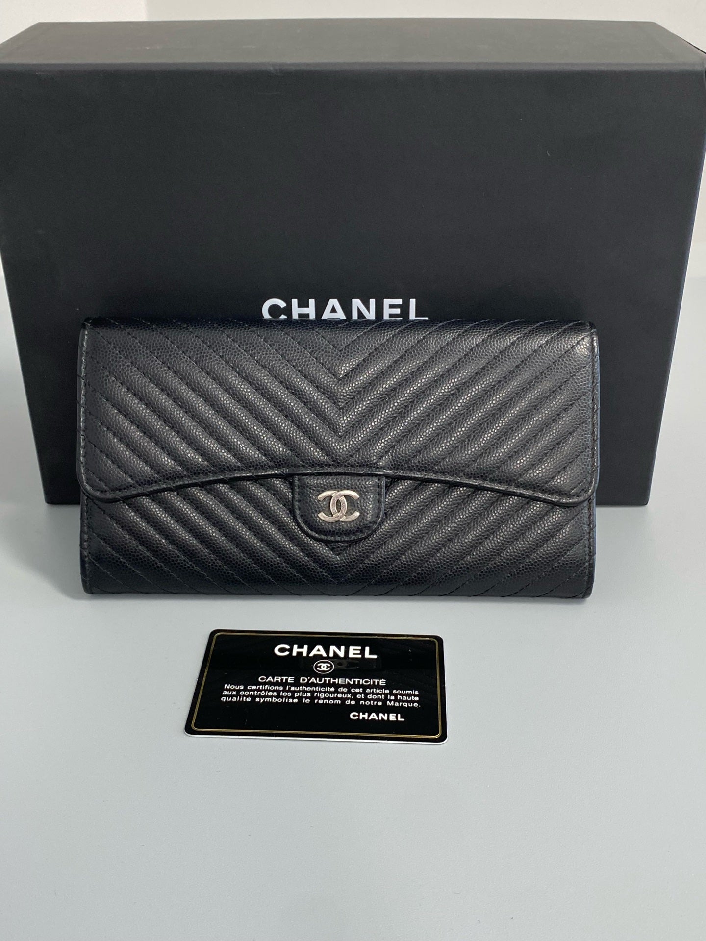 Chanel Mouth-shaped wallet A80758_Y25128_45002